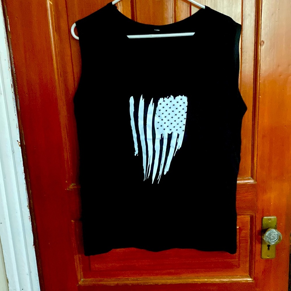 NWOT WOMAN’S BLACK AND WHITE TANK TOP with Flag lines